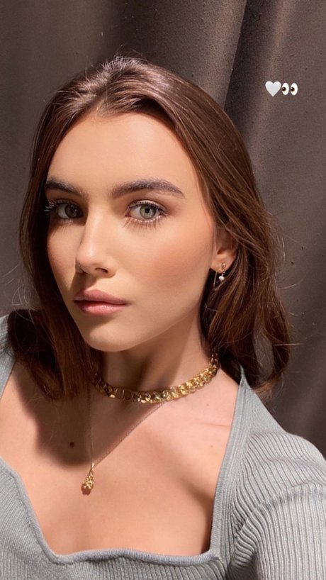 Claire Molin スター xxx 画像