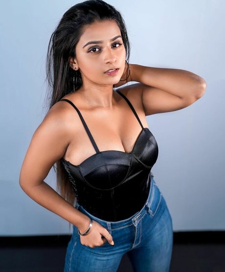 小人ヌードオンリーファンズ 無料裸 ギャラリー