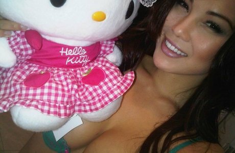 Lisa Kim Fleming ヌードスター 画像