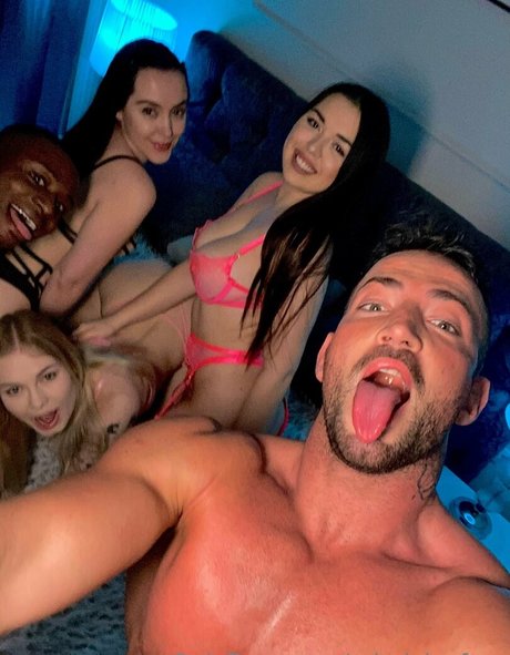 mimicicafree 裸のモデル 画像