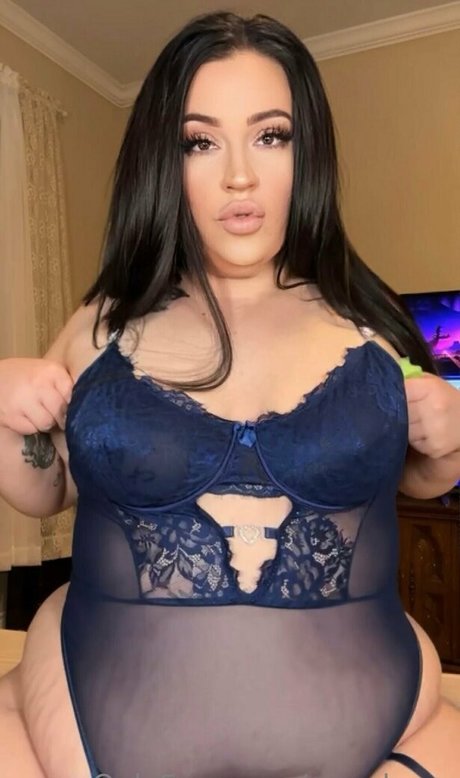 裸の熟女オンリーファンズ セクシー 写真