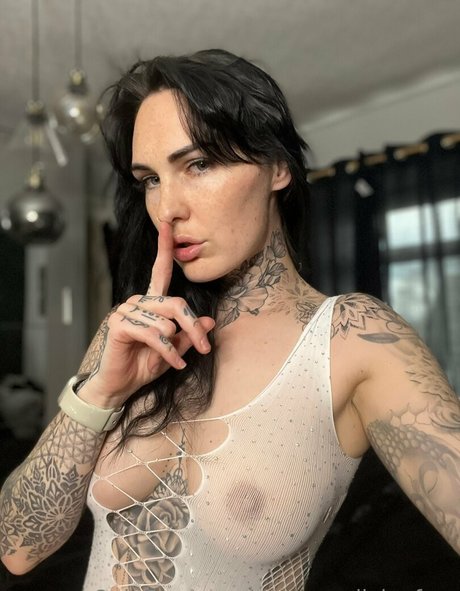 大学生のオンリーファンズ 無料ヌード 画像