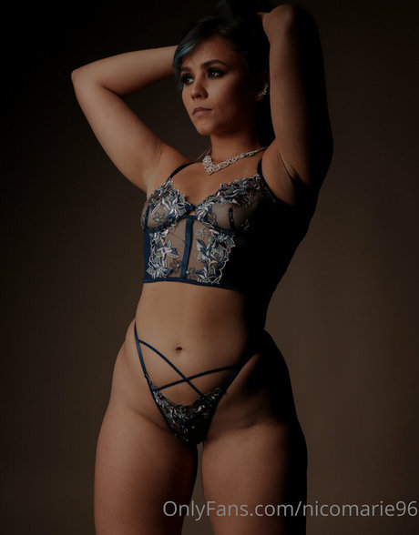 nicomarie96 トップモデル 写真