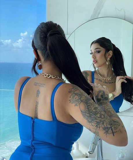 裸の熟女オンリーファンズ ホットxxx 写真