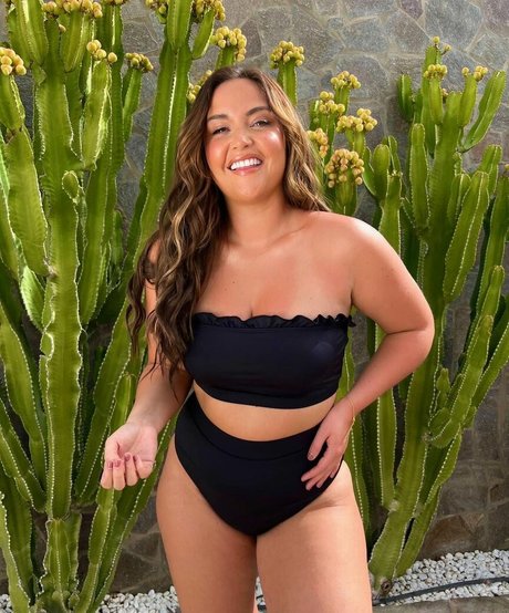 巨乳で曲線美のOnlyFans 無料 ギャラリー