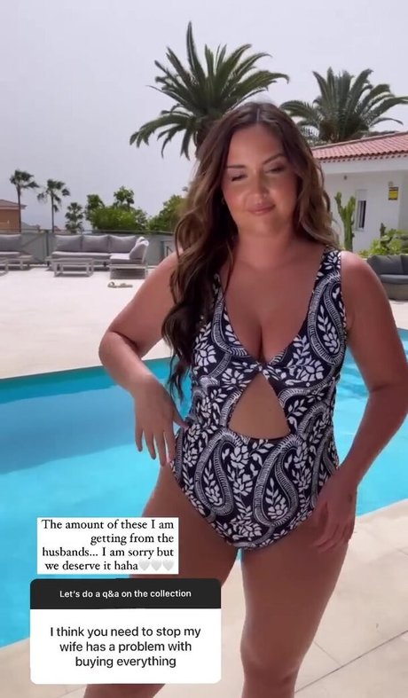 セクシーなドレスOnlyFans 裸 画像