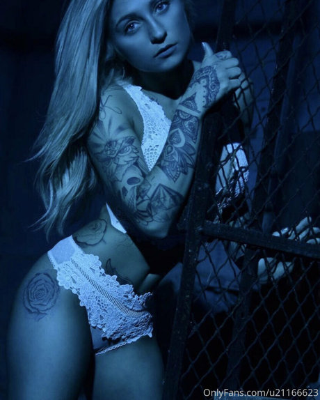 Sunny Bunnnie モデル 写真