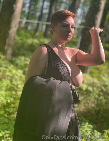 irisjaxx665 ホットなスター 写真