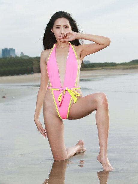 若い黒人女性オンリーファンズ ホットセクシー 画像