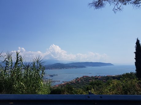 曲線美のラテン系オンリーファンズ 無料裸 画像