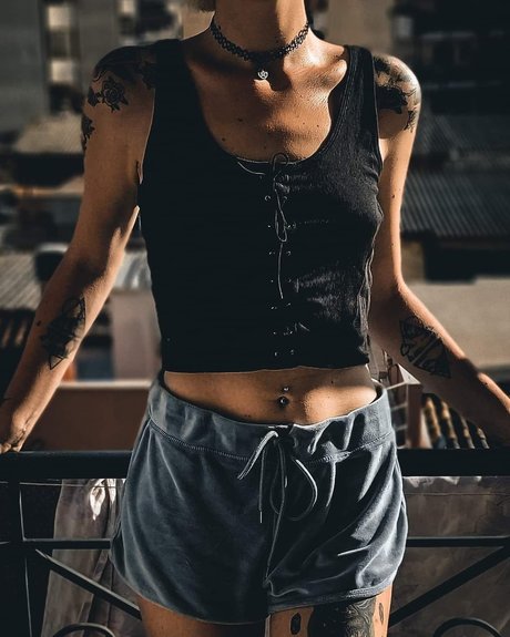 Cyber Medusa エロティックモデル 写真