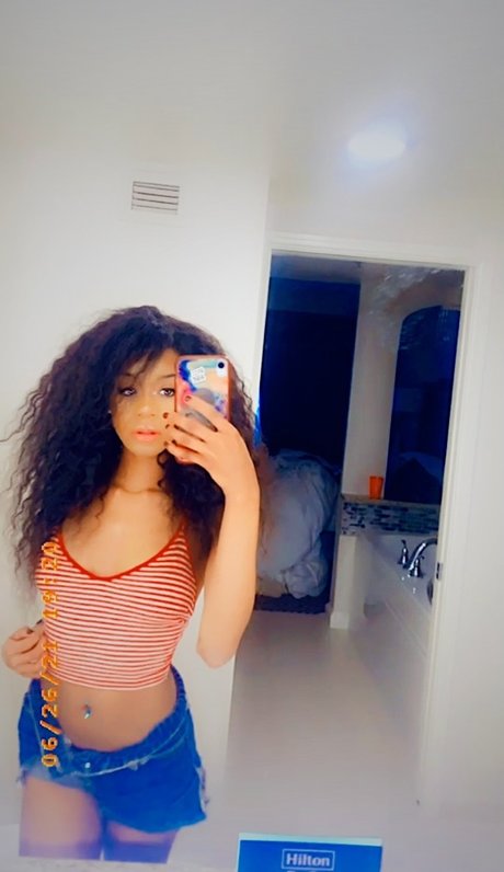 QUEEN LAILA_ 高品質スター 画像