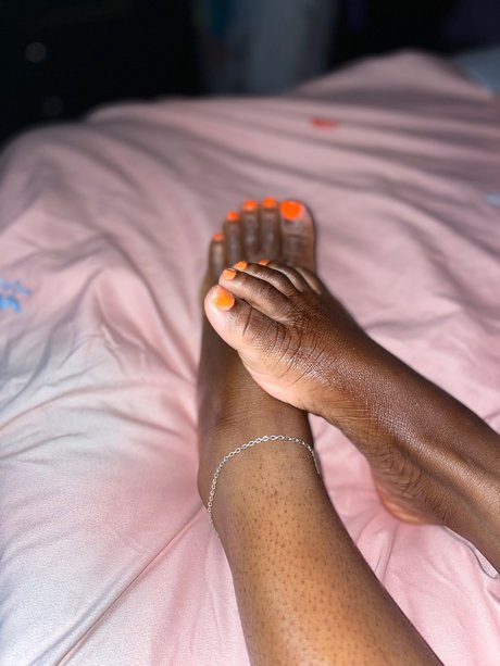 Ebony Feet セクシーモデル 写真