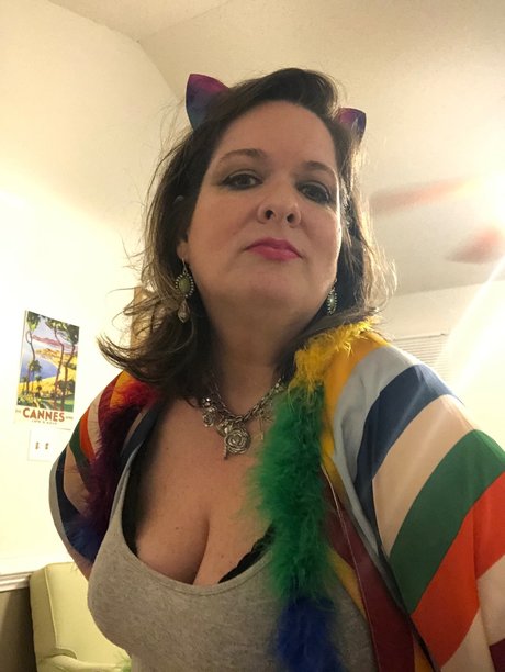 Duchess Elena 独占スター 画像