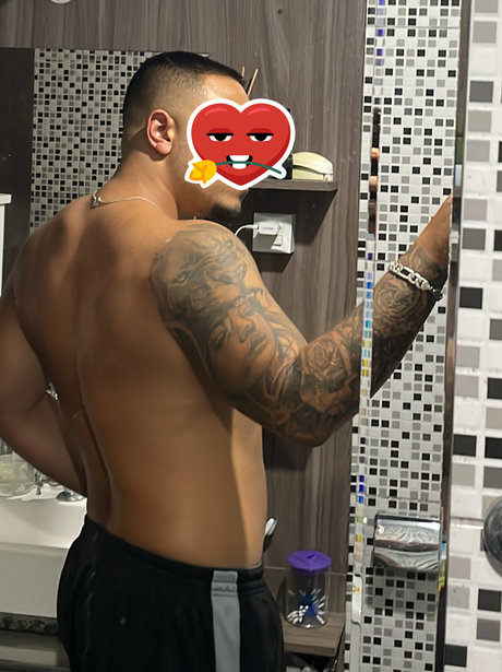 アジアン・エボニー・オンリーファンズ ホットセクシー 画像