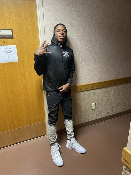 50歳以上のオンリーファンズ セクシーヌード 写真