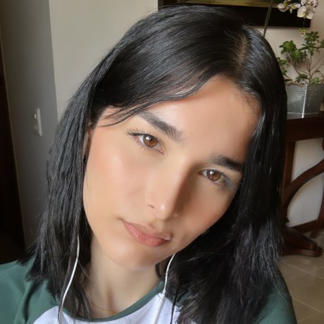 Romantika ポルノスター 裸 写真