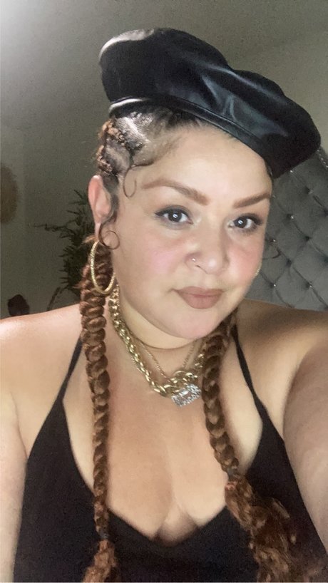 スマイルオンリーファンズ 無料エロ 写真