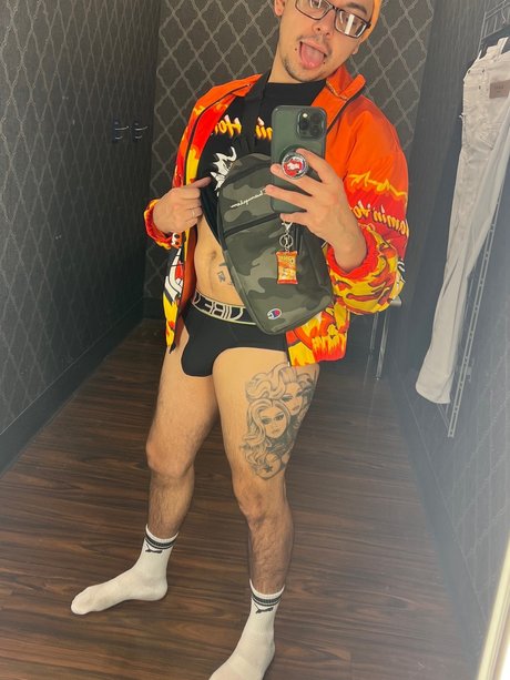 アナルファックOnlyFans 裸 画像