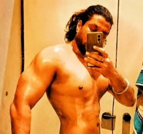 Rudraxxx エロティックなスター 写真