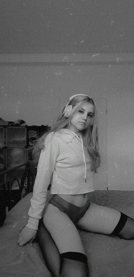 Ruby ree ヌードモデル 写真