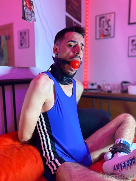 アジア人のティーンの足 オンリーファンズ 素敵 画像