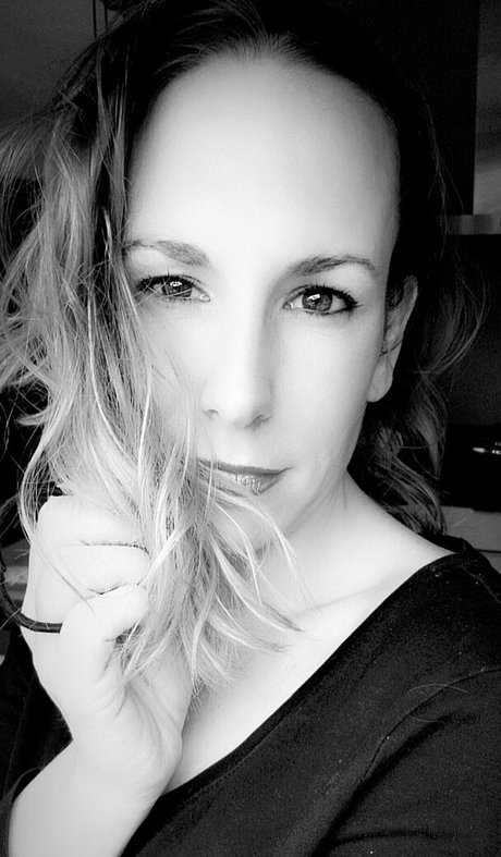 naomicuph ヌードモデル アーカイブ