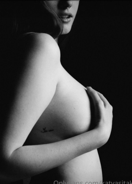 Katya Sitak XXXモデル 画像