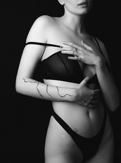 Katya Sitak 完璧な女優 写真