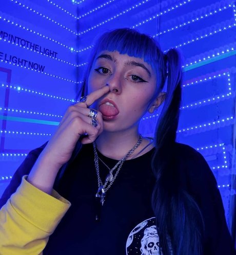 Ashnikko HD女優 画像