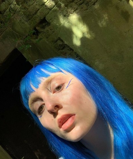 Ashnikko セクシーなスター 画像