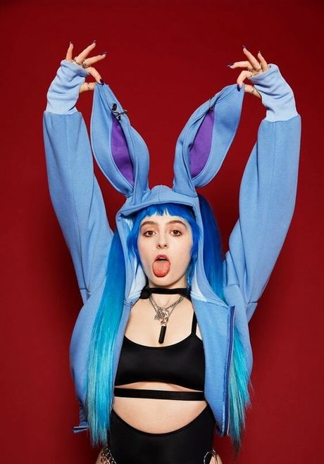 小人ヌードオンリーファンズ 裸 ギャラリー