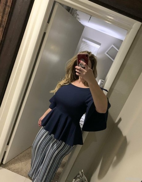 巨尻オンリーファン 無料エロ 写真