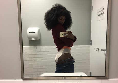 ヌード 屋外 OnlyFans アダルト 写真