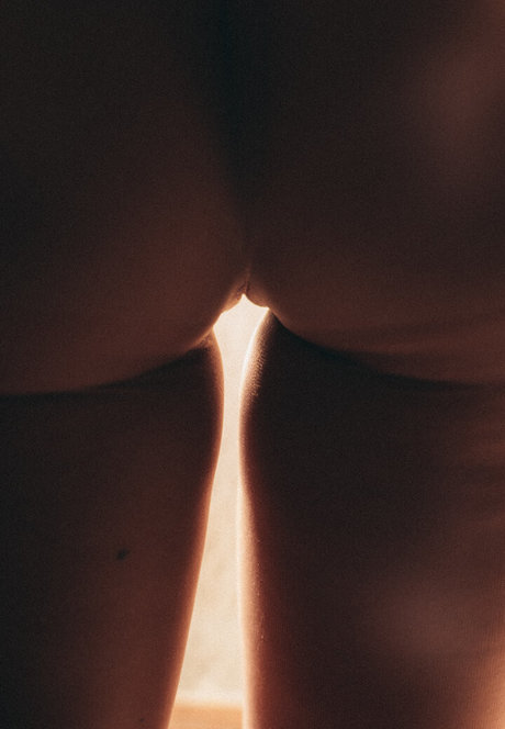 Lara Arluni セックススター 写真