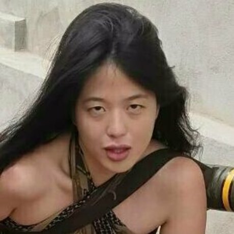 modeltechie 裸の女優 写真