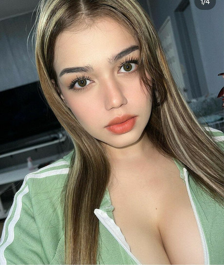 フィットネスインフルエンサーオンリーファンズ セクシー裸 アーカイブ