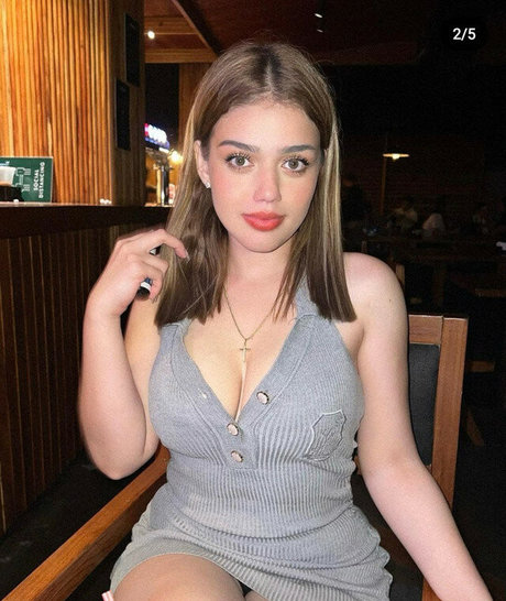 巨乳の赤毛オンリーファンズ 無料 写真