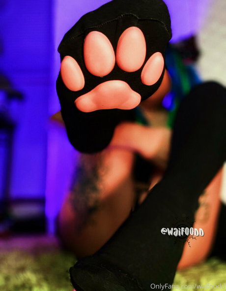 waifoodd 裸の女優 写真