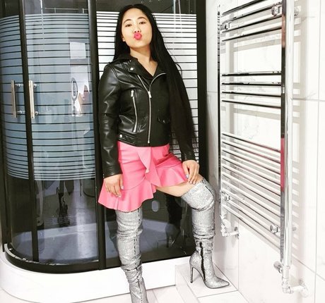 足ヌードオンリーファンズ ポルノグラフィック 写真