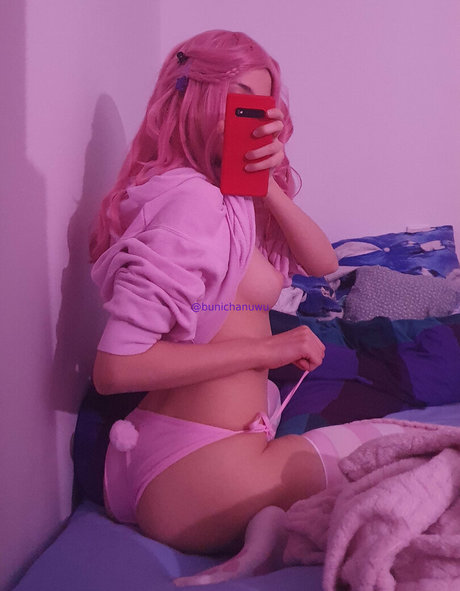 ルビーオンリーファン 裸 写真