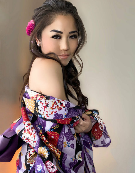 japanese girl スター 裸 写真