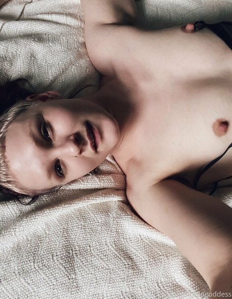 eeemmmthegoddess ヌード女優 画像