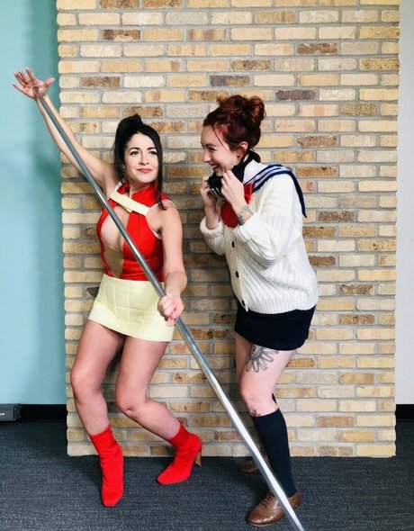 ミニドレス OnlyFans ヌード 画像