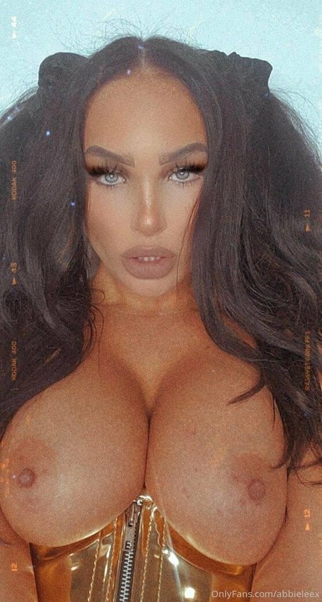 太めのブロンドオンリーファンズ ポルノ ギャラリー