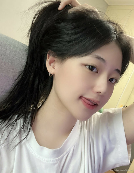 hinachan01 エロティック女優 写真