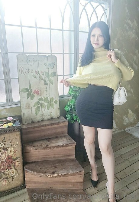 大きなお尻と巨乳のオンリーファンズ ポルノ 画像