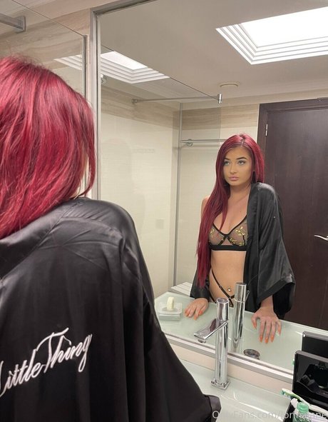 熟女の足オンリーファンズ 美しい 写真