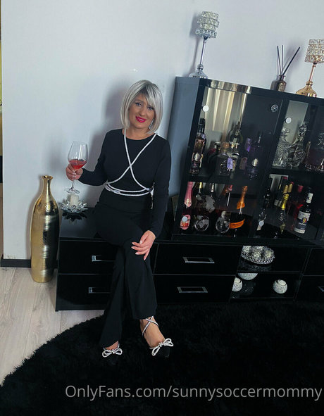 ミニドレス OnlyFans ホットヌード 写真