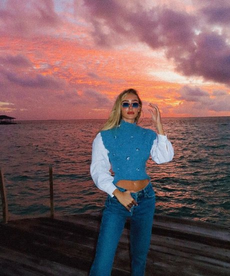 ティーンシーメールオンリーファンズ ヌード 写真